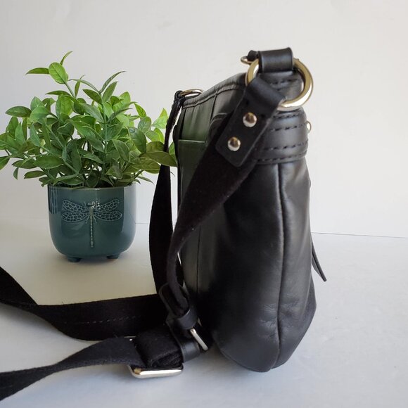 EUC Coach Daisy Leather Swingpack in Black (F49425) - Picture 3 of 15